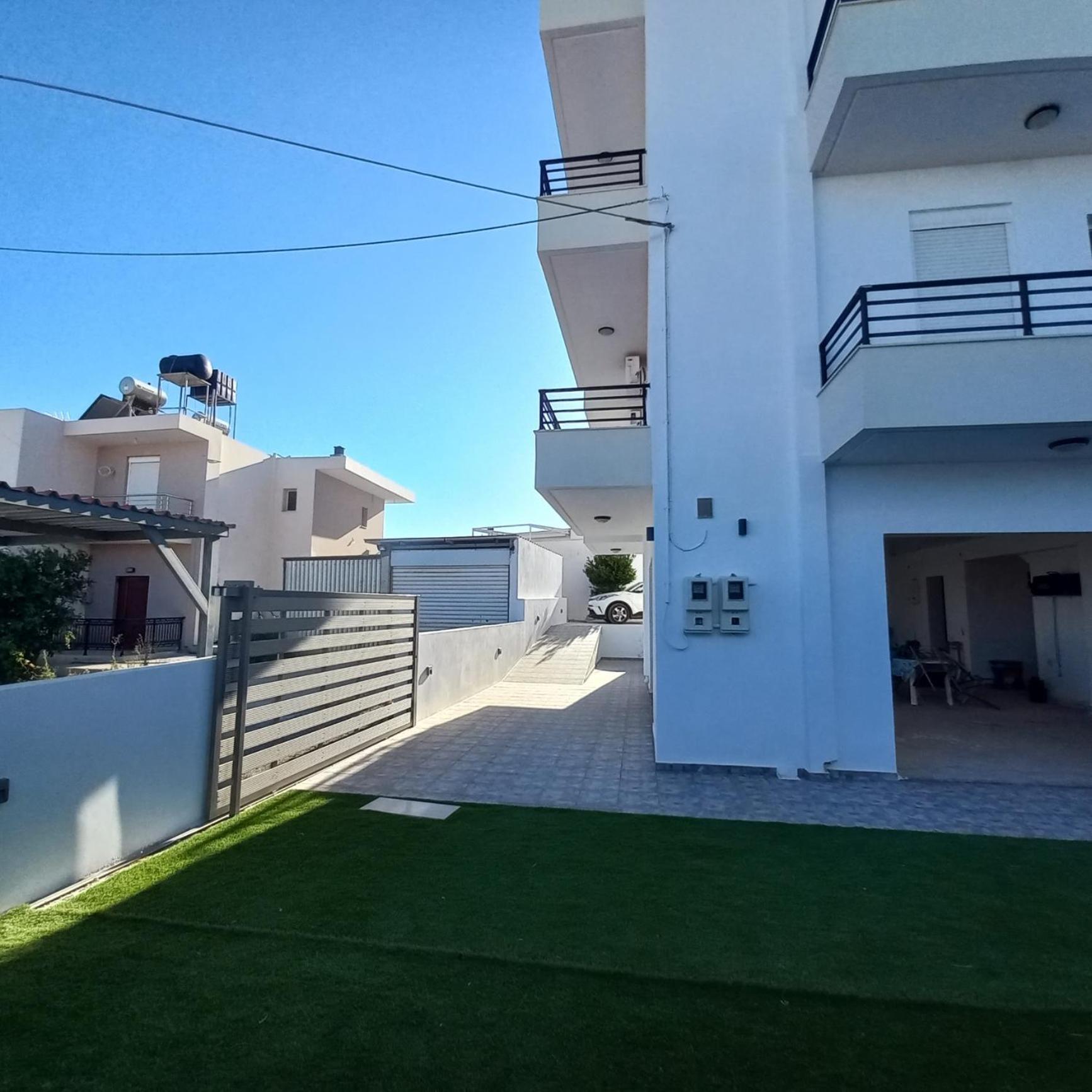 Central Rooms Apartment Makry Gialos (Crete)