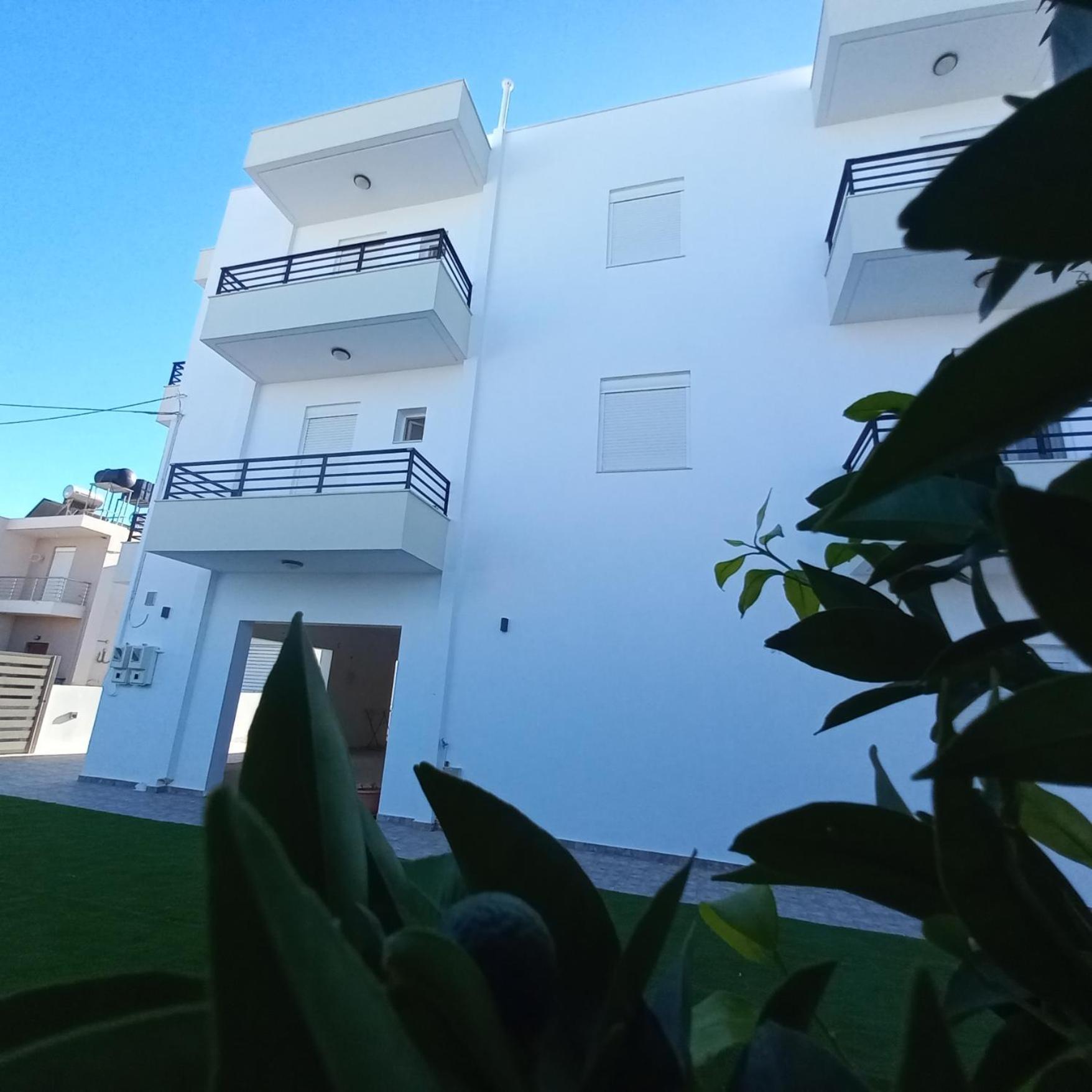 Central Rooms Apartment Makry Gialos (Crete)